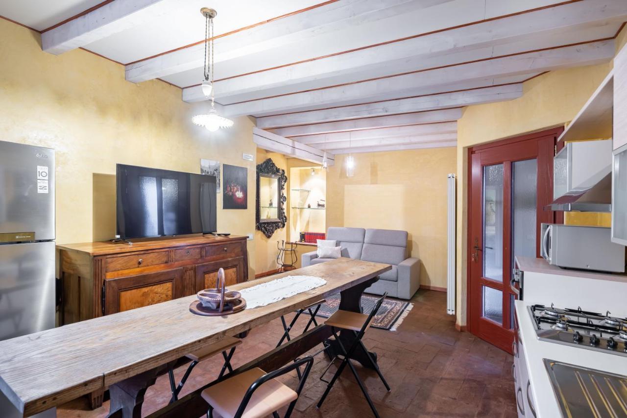 Le Chateau Franciacorta - By Host4U Apartment Colombaro  Bagian luar foto