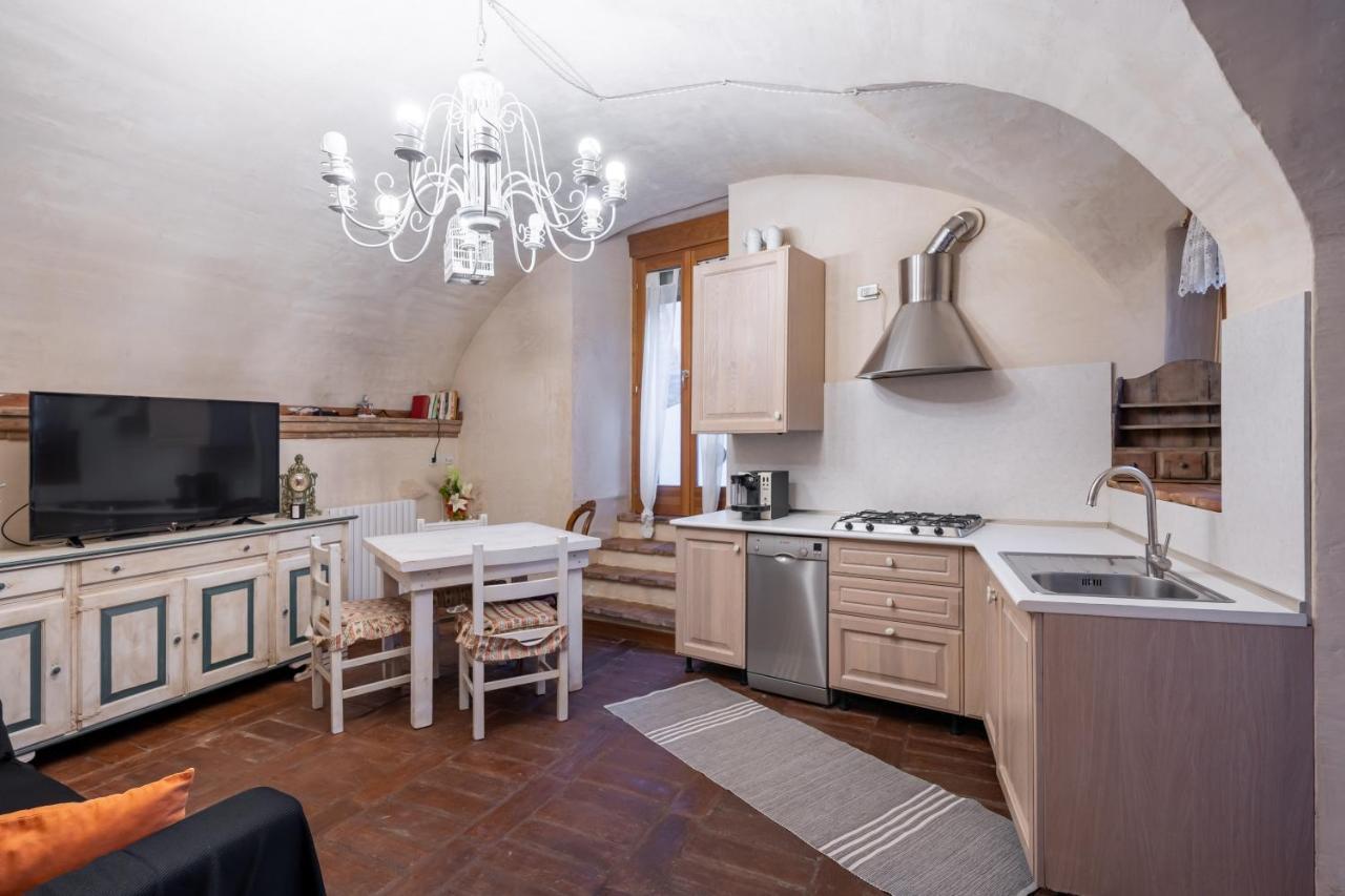 Le Chateau Franciacorta - By Host4U Apartment Colombaro  Bagian luar foto