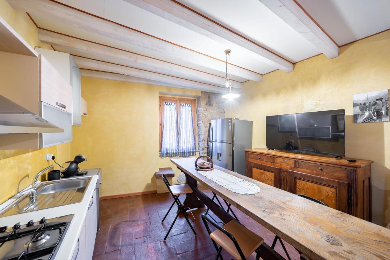 Le Chateau Franciacorta - By Host4U Apartment Colombaro  Bagian luar foto