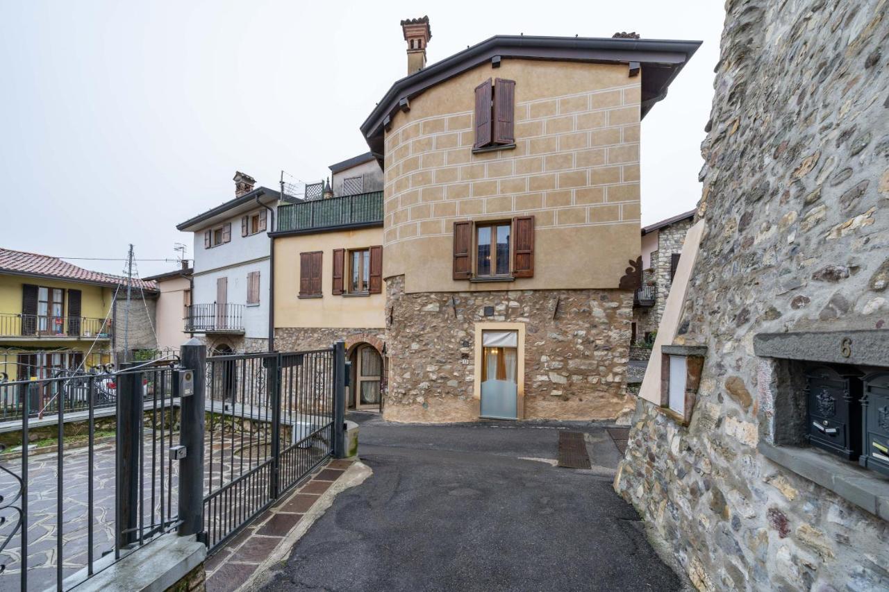 Le Chateau Franciacorta - By Host4U Apartment Colombaro  Bagian luar foto