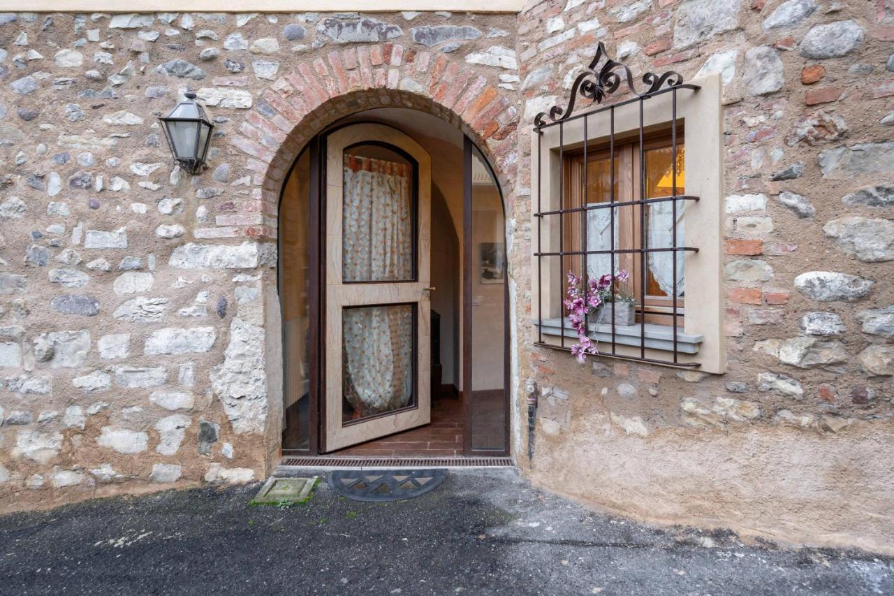 Le Chateau Franciacorta - By Host4U Apartment Colombaro  Bagian luar foto
